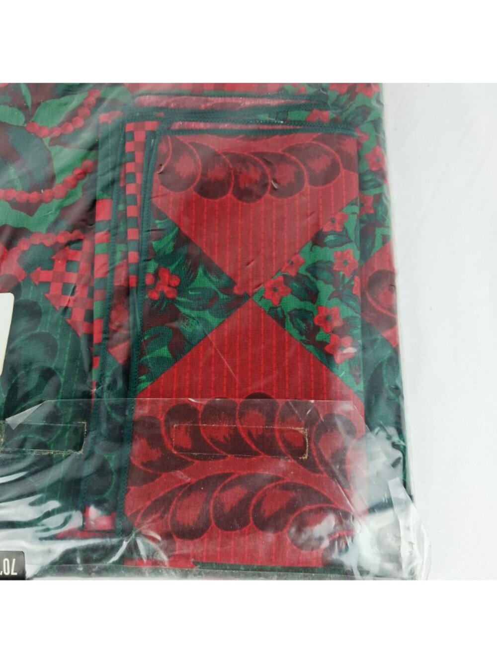 NOS Tobin Holiday 70" Round Fabric Tablecloth w/4 napkins Red Green Floral - Picture 3 of 8